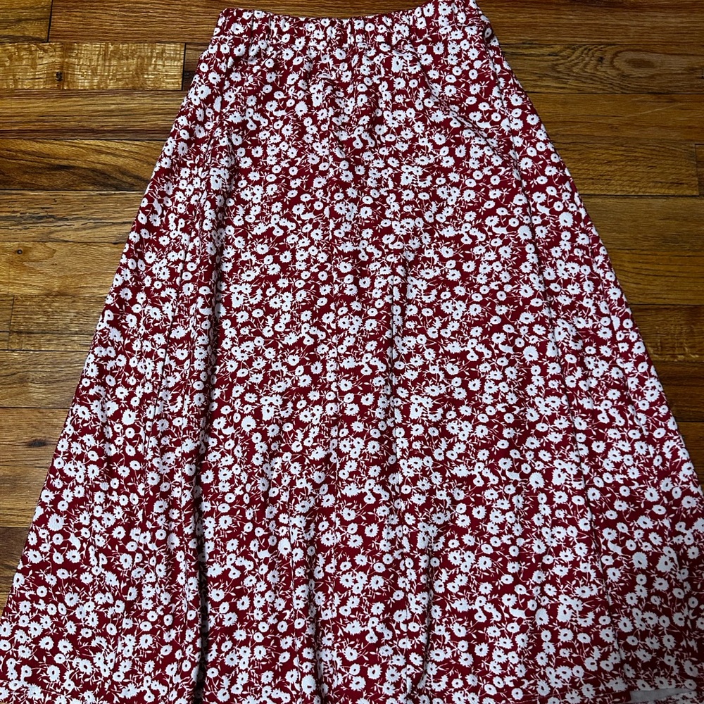 SHEIN Red and White Floral A-Line Skirt